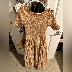 Fall Midi dress. Size Small. SO cute on.